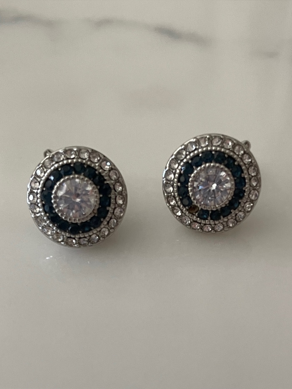 Saphire (dark blue) clip on earrings
